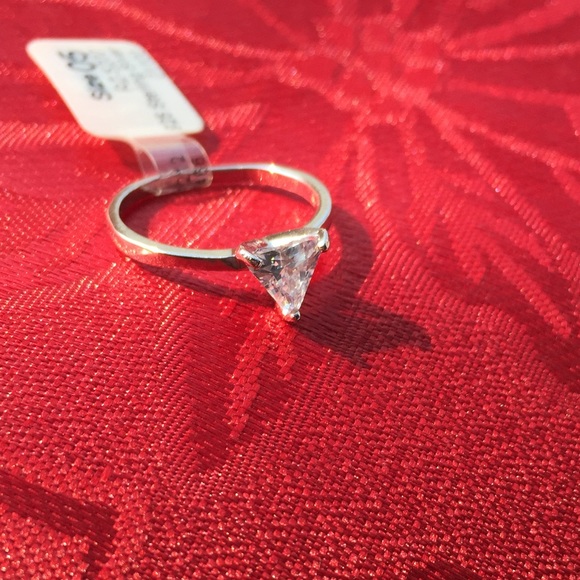 🎓Sterling Silver Diamond ring - Picture 4 of 8